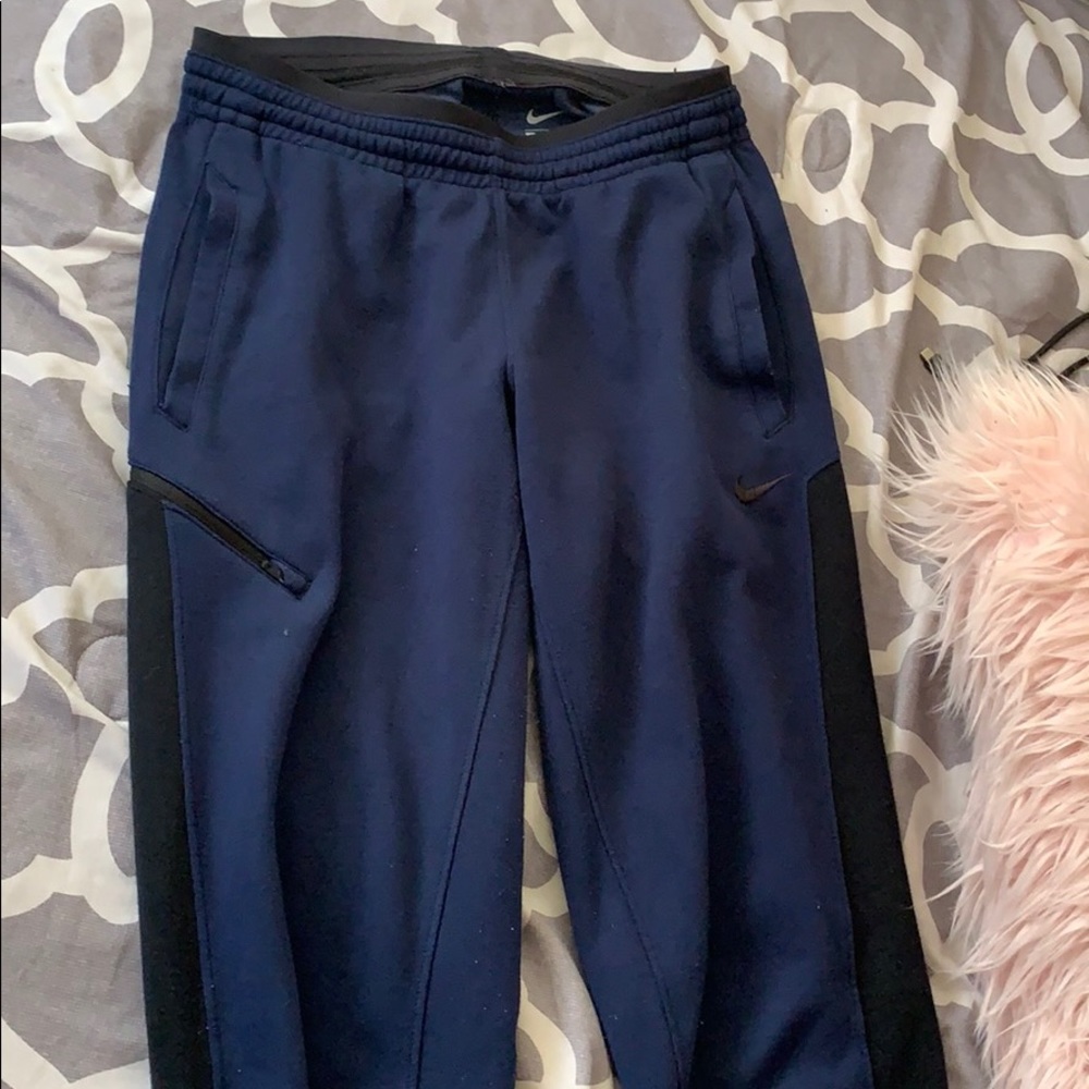 Small women’s Nike Joggers
